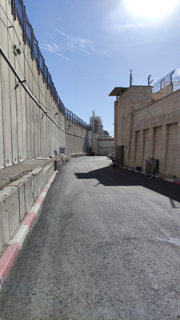 This image has an empty alt attribute; its file name is 1638646073323.jpg